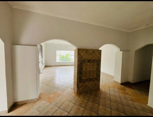 4 BEDROOM HOUSE FOR SALE IN MAYFIELD PARK